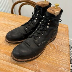 EUC Black Red Wing Iron Rangers sz 11